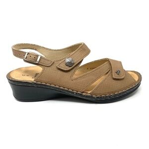 Finn Comfort 82667 Santorin Leather Sandals Oro